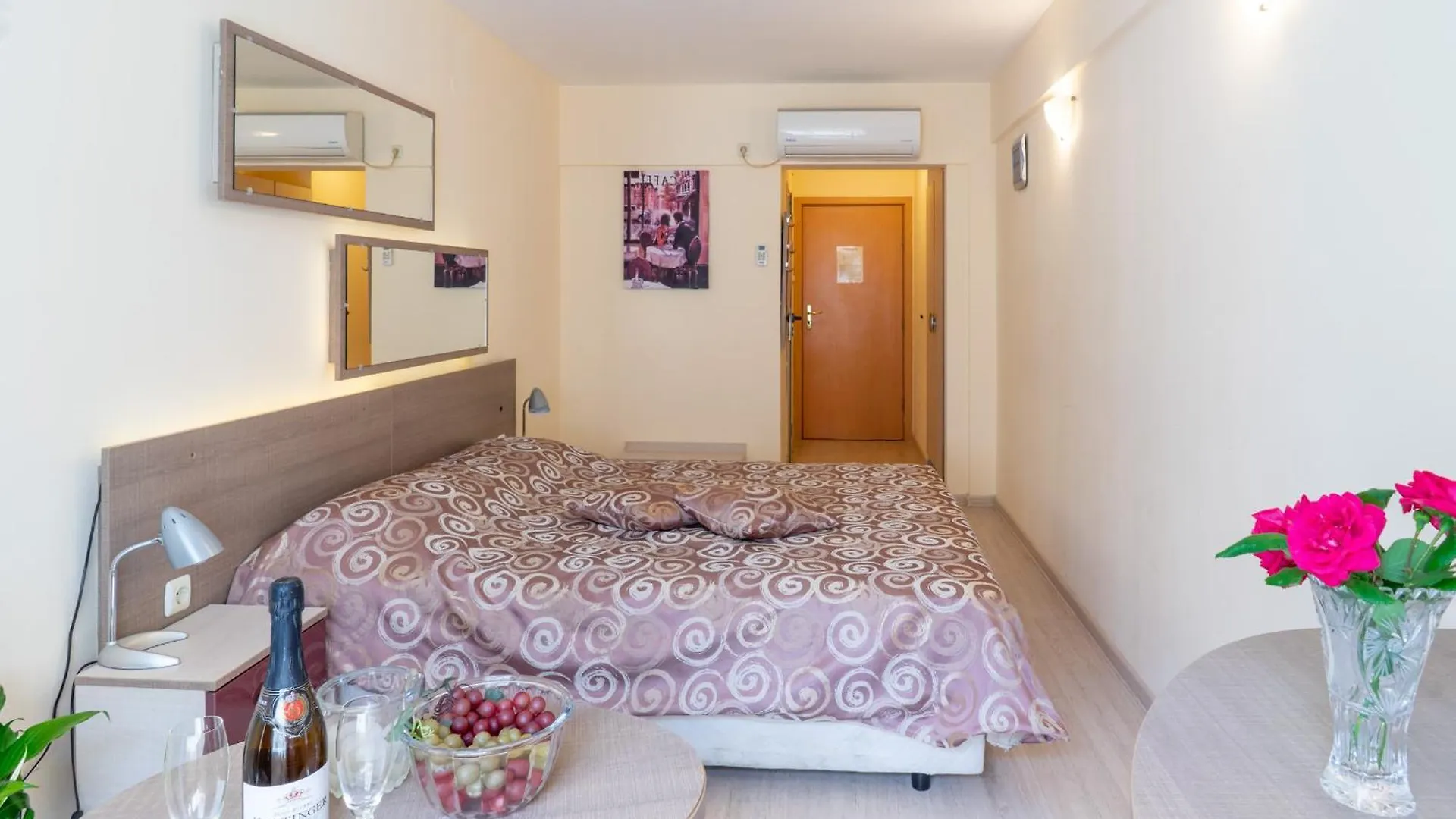 Victoria Hotel Warna